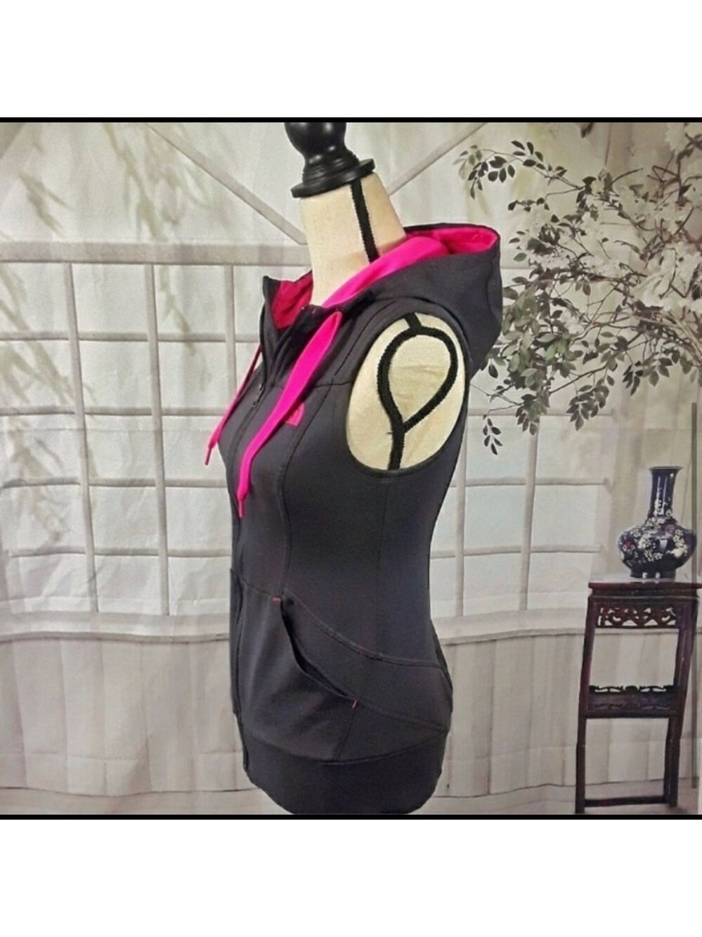 The North Face zip up hoodie vest - Picture 3 of 5